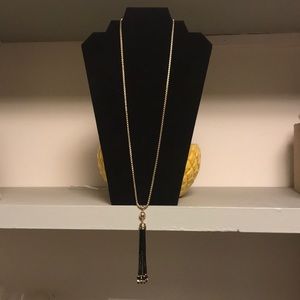 New Avon long necklace
